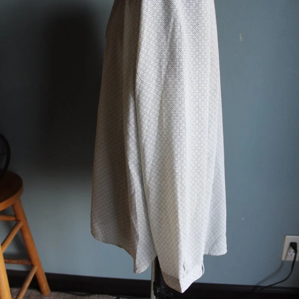 Ann Taylor Factory Women's White With Navy Pattern Tie Neck Long Sleeve Blouse ~ - Picture 3 of 8